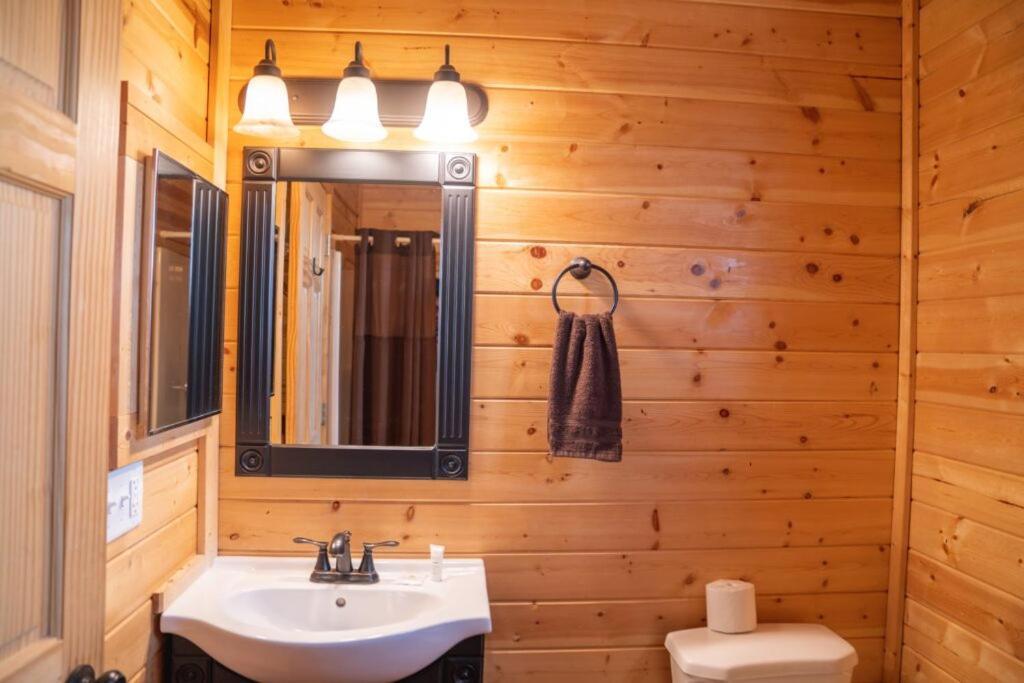 The Lodge At Van Hook New Town Eksteriør billede